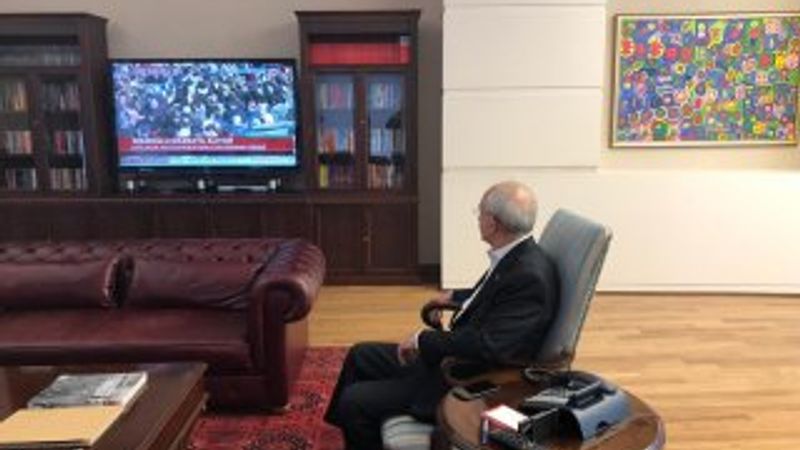 Kemal Kılıçdaroğlu Ekrem İmamoğlu'nu televizyondan izledi