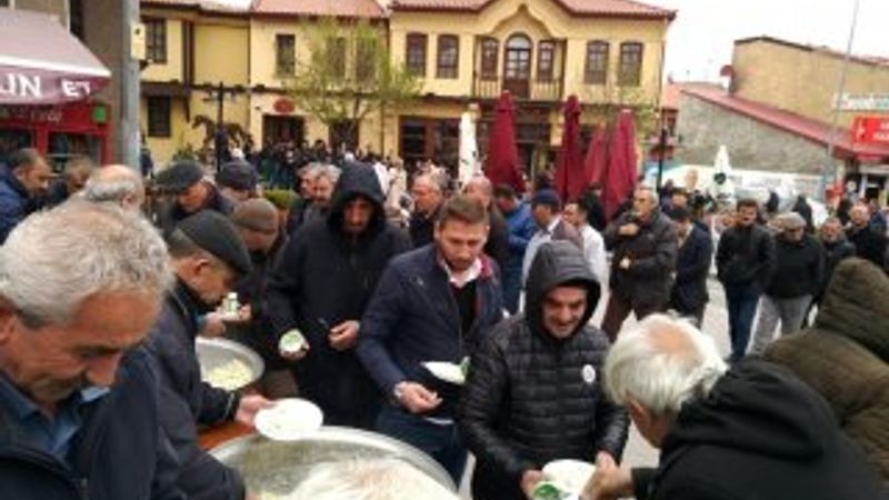 Berat Kandili'nde esnaf dayanışması