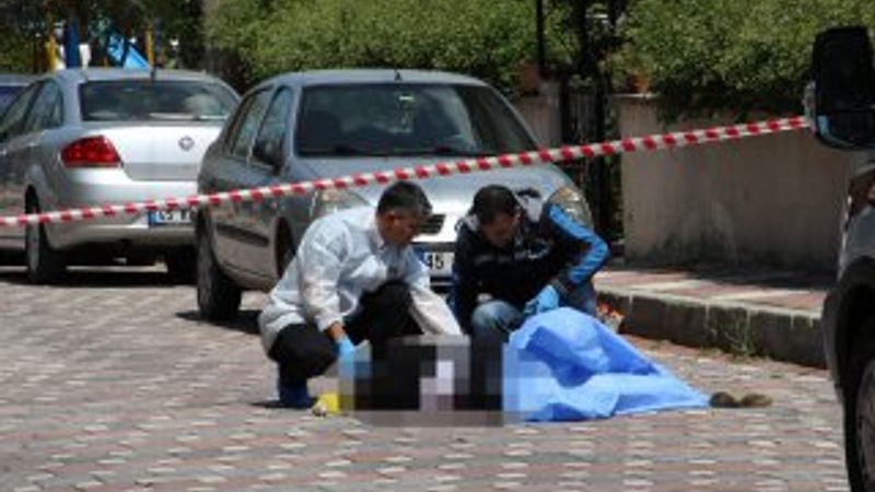 Cinnet getiren genç dehşet saçtı