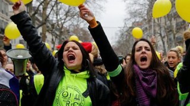 Fransa ve İngiltere'de aynı anda eylemler devam ediyor