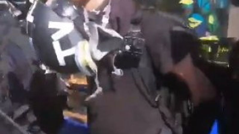 Fransız polisi gazetecileri tutukladı