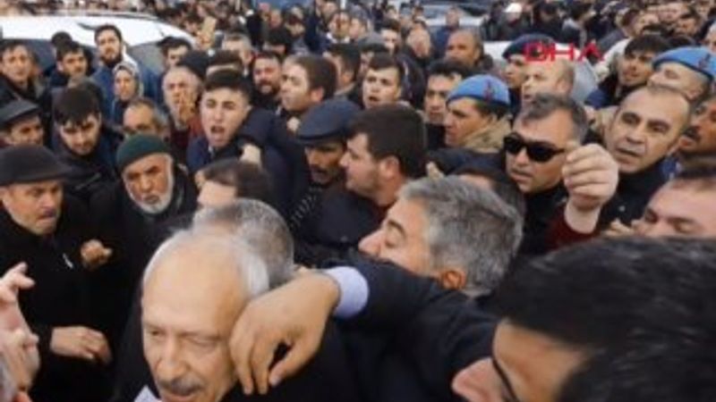 Kemal Kılıçdaroğlu'na şehit cenazesinde saldırı