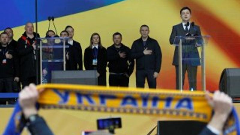Ukrayna’da seçimin galibi komedyen Zelenskiy
