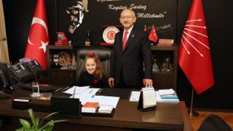 CHP Genel Başkan koltuğuna şehit kızı oturdu