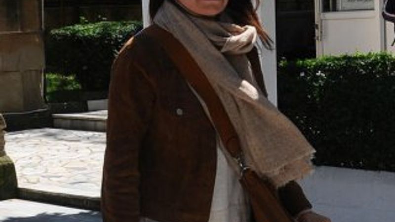 Demet Akbağ eşi için mevlit okuttu