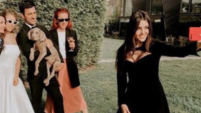 Hande Erçel'in ablası evlendi