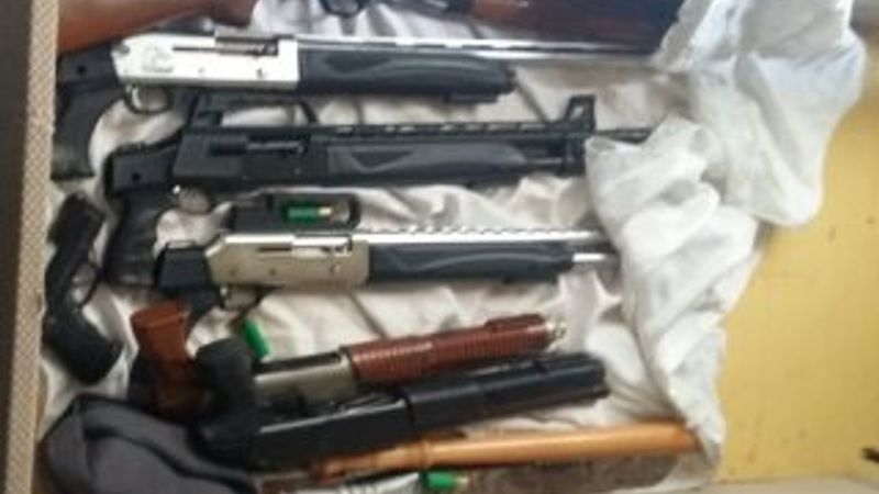 Adana'daki evden cephanelik çıktı