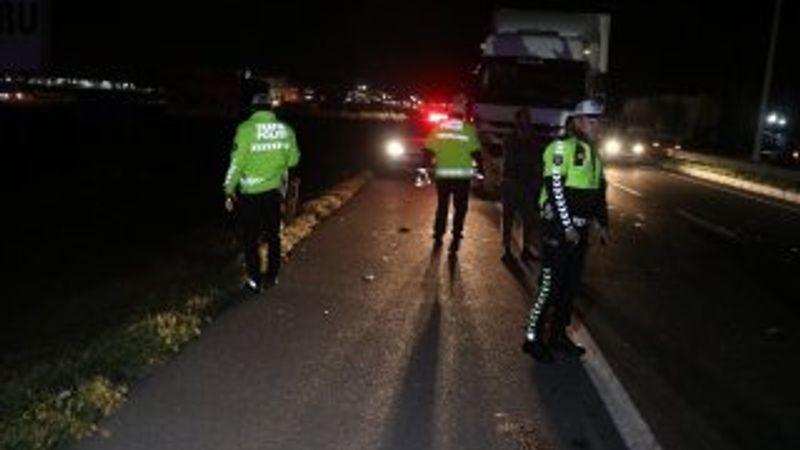 Tırın altında kalan yaya öldü