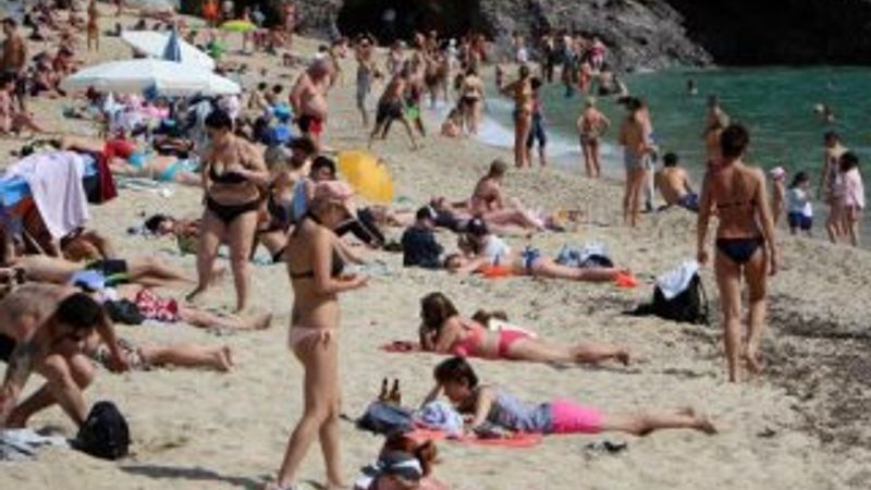 Türkiye'ye turist akını başladı