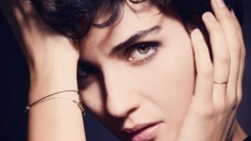 Tuba Büyüküstün doğal haliyle büyüledi