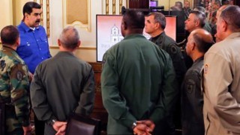 Venezuela Devlet Başkanı Maduro: Asker kandırıldı