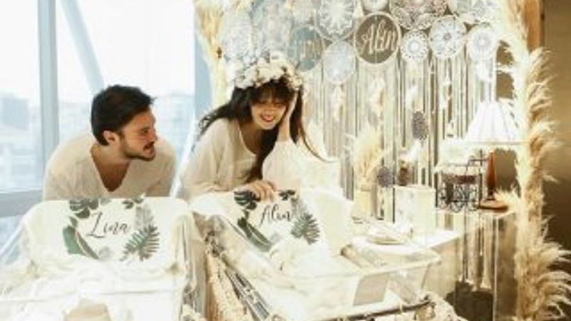 Pelin Akil ikiz bebeklerinin fotoğrafını paylaştı