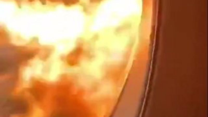 Rusya'daki uçak yangınının içeriden görüntüsü