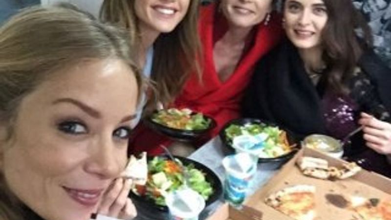 Bade İşçil'den yemekli paylaşıma tepki