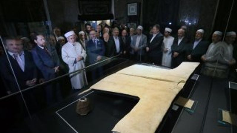 Hırka-i Şerif ziyarete açıldı