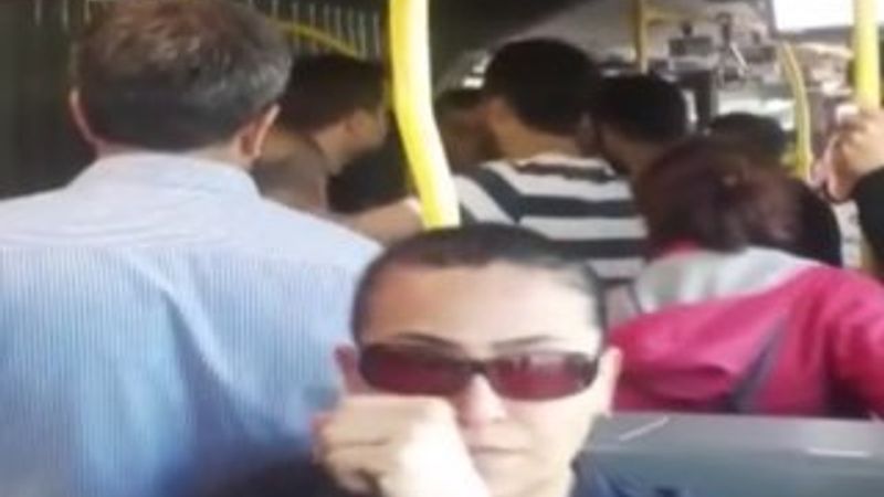 Metrobüste yer kavgası
