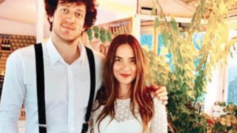 Müge Boz ile Caner Erdeniz nişanlandı