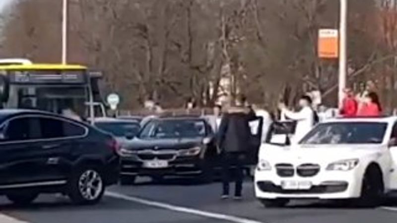 Alman polisinin hedefinde düğün konvoyları var