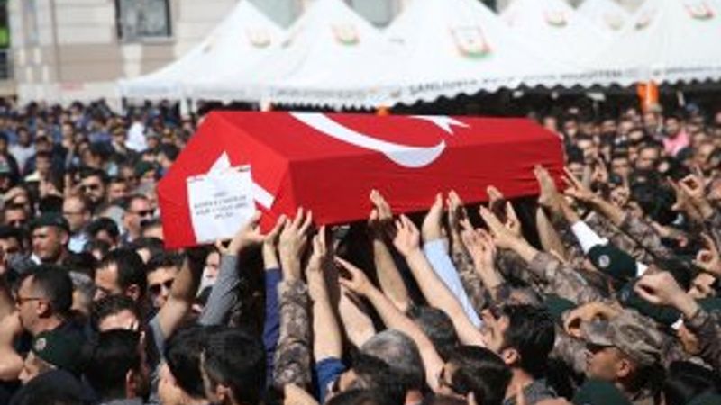 Görev arkadaşları son yolculuğuna uğurladı