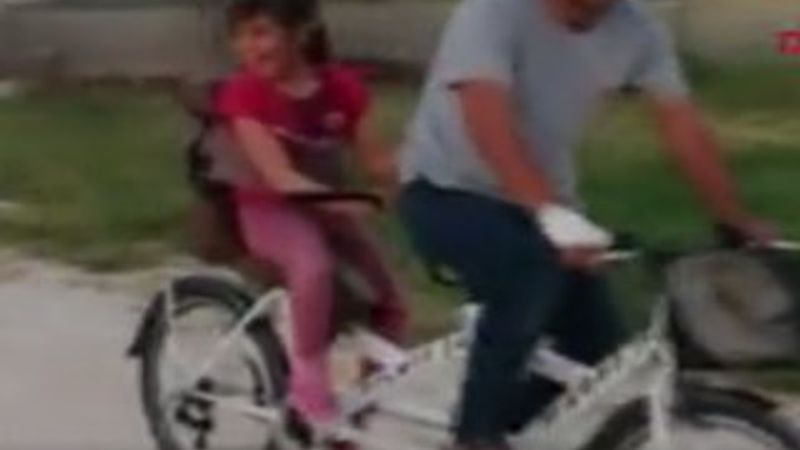 Şanlıurfa'da bisiklet gönderilen Ayşe'nin mutluluğu