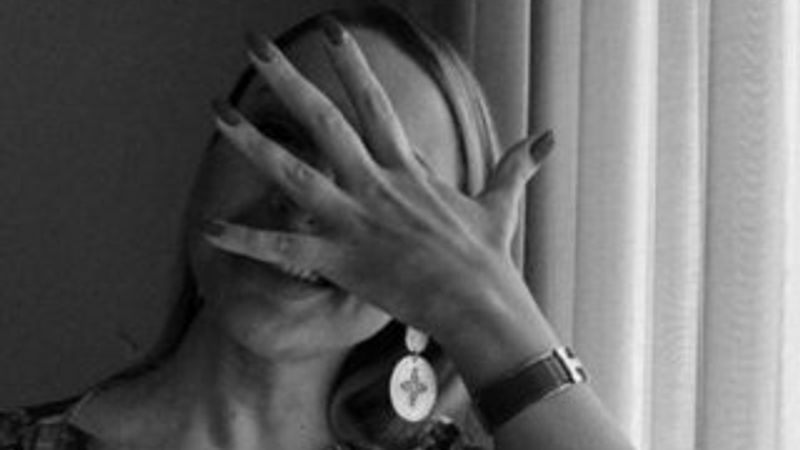 Hadise'nin yüzü değişti