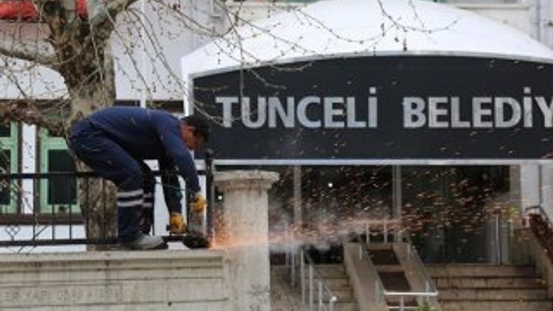Tunceli Belediyesi'nin tabelası 'Dersim' oluyor