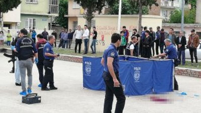 Evlenme teklifini kabul etmeyen kadını öldürdü