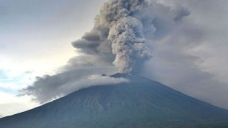 Endonezya'da Agung Yanardağı'nda patlama