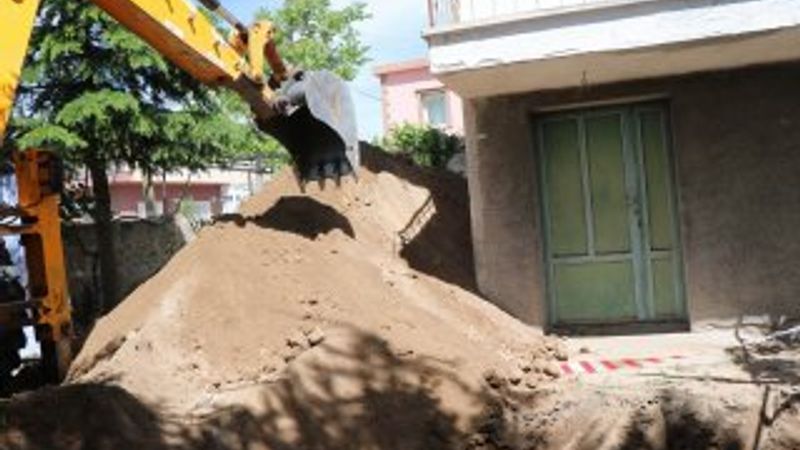 Nevşehir'de rüyasında defin gören kadın bahçesini kazdı