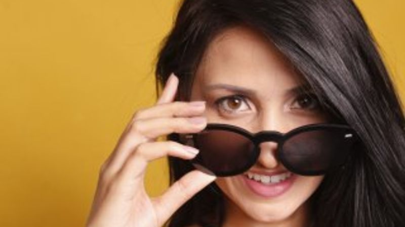 Güneş gözlüğünde tavsiye edilen cam rengi kahverengi