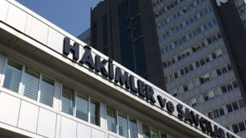HSK, etek tartışması yapan hakimi açığa aldı