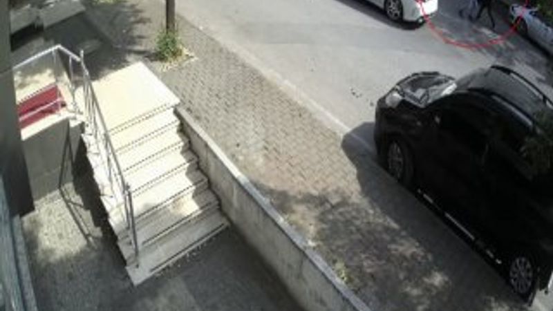 Ümraniye'de sürücü, gaspçıya beyzbol sopasıyla saldırdı