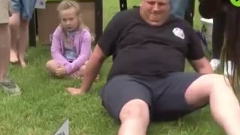 İngiltere'de ayak parmağı güreşi yarışması