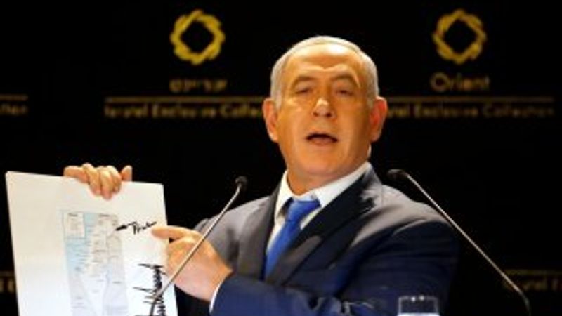 Netanyahu, İsrail'in yeni haritasını gösterdi