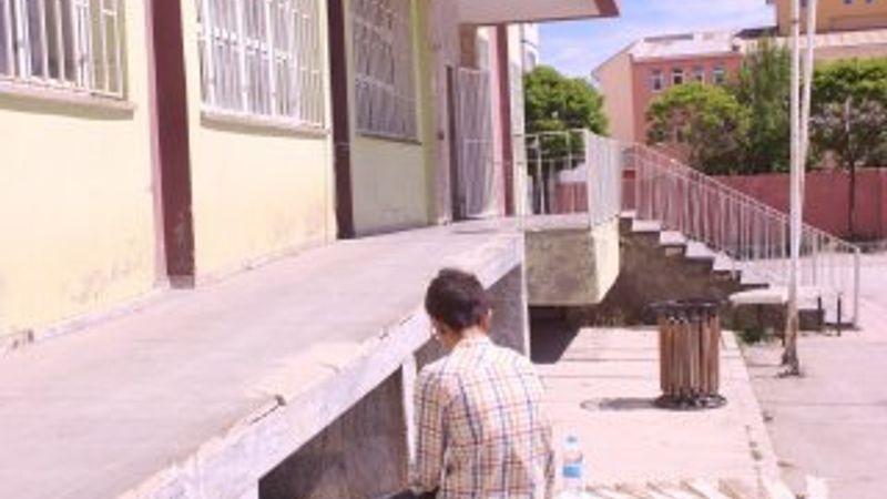 Van'da, unuttuğu kimliğini babası yetiştirdi