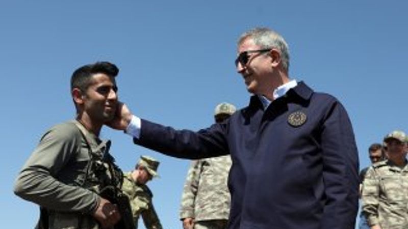 Hulusi Akar: Teröristlerin mağaralarına gireceğiz