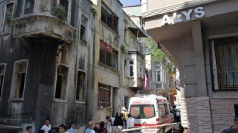 Psikolojik sorunları olan kadın canına kıydı