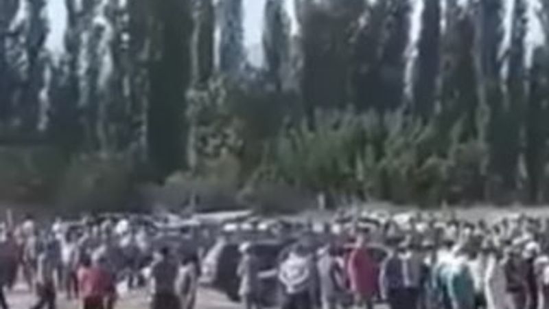 Kırgızlar Ahıskalılara saldırdı