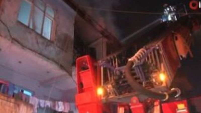 Çocukların kavgasına aileler karıştı: Bir evi yaktılar