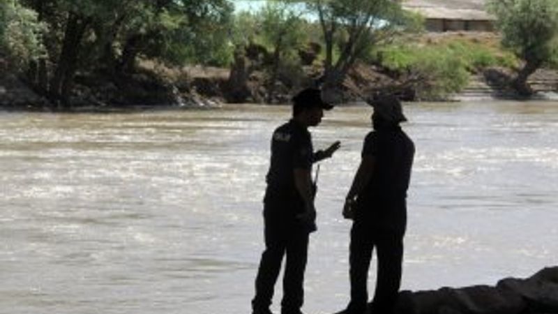 Çoban sürüsünü otlatırken intiharı önledi