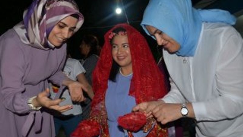 Amerikalı Marilyn'e Türk kınası yakıldı