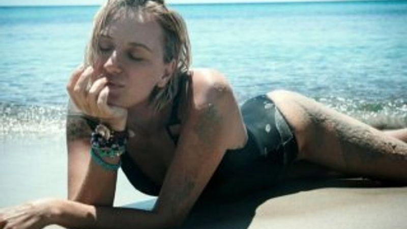 Didem Soydan bikiniden korkmuyor