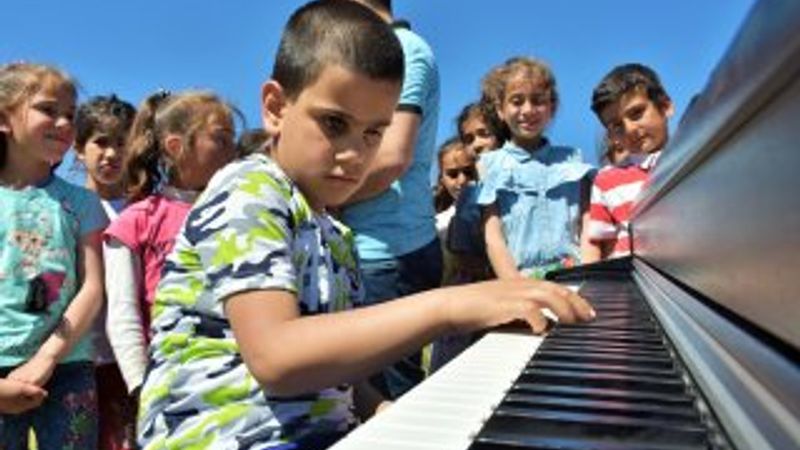 Kusursuz kulak ilk konserini verdi