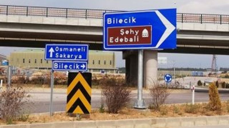 Yanlış tabela yazısı sürücülerin dikkatinden kaçmadı