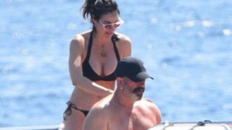 Defne Samyeli ile Cem Yılmaz tatilde