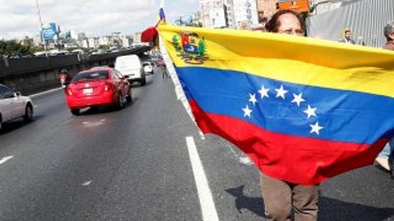 Venezuela'da şirketlerin birçoğu üretimlerini durdurdu