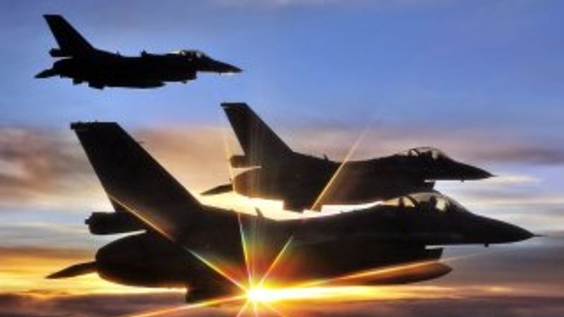 Pençe Harekatı'nda teröristlerin sığınakları imha edildi