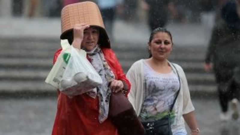 Bursa'da sağanak zor anlar yaşattı