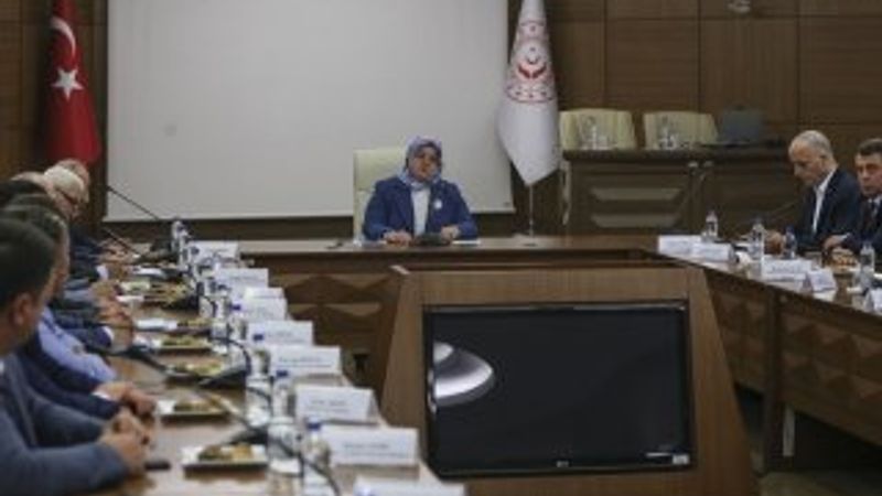 Türk-İş, toplu iş sözleşmesi talebini bakanlığa sundu