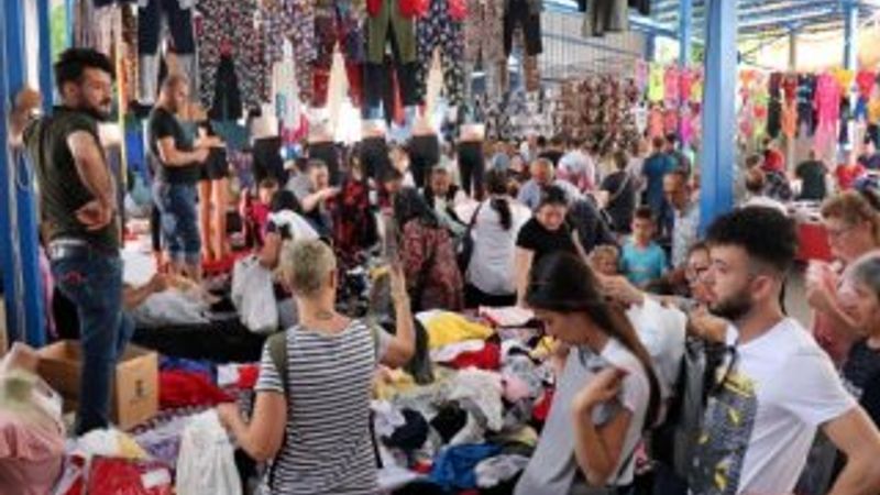 Edirne pazarı Yunan ve Bulgar turistle doldu